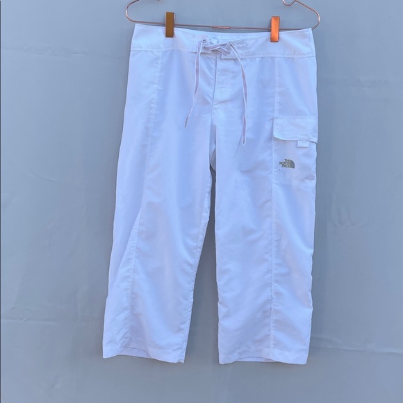 Northface Women’s Capri Pants size 2 white with cargo pocket - Picture 1 of 9